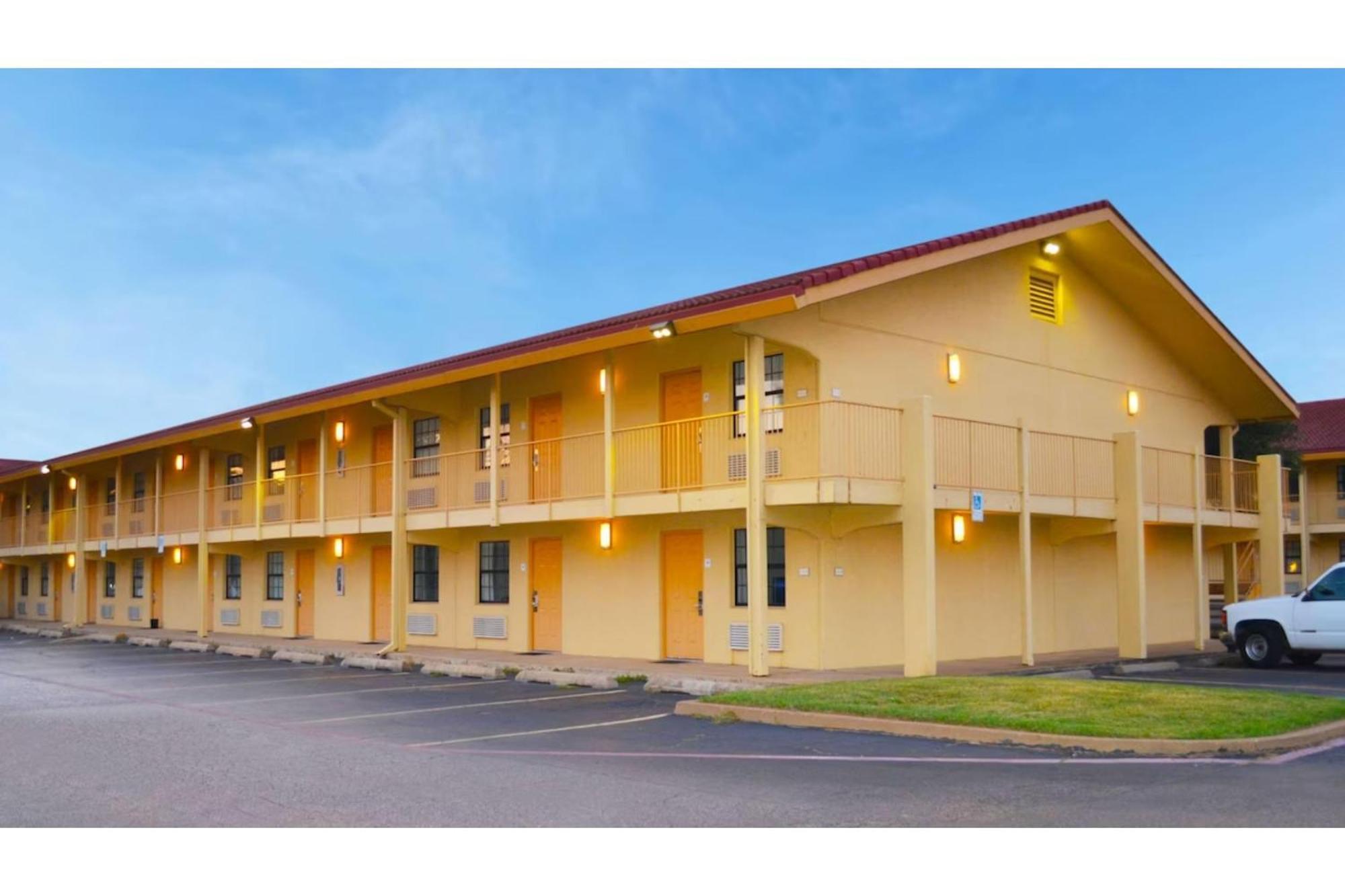 The Grand By Capital O Texarkana I-30 Exterior photo