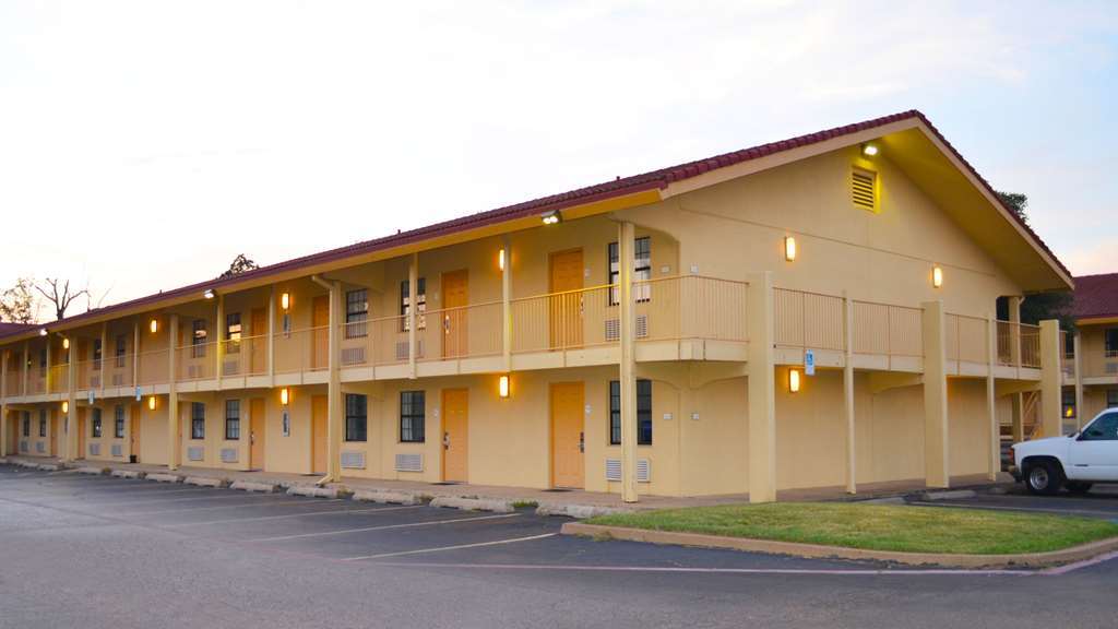 The Grand By Capital O Texarkana I-30 Exterior photo