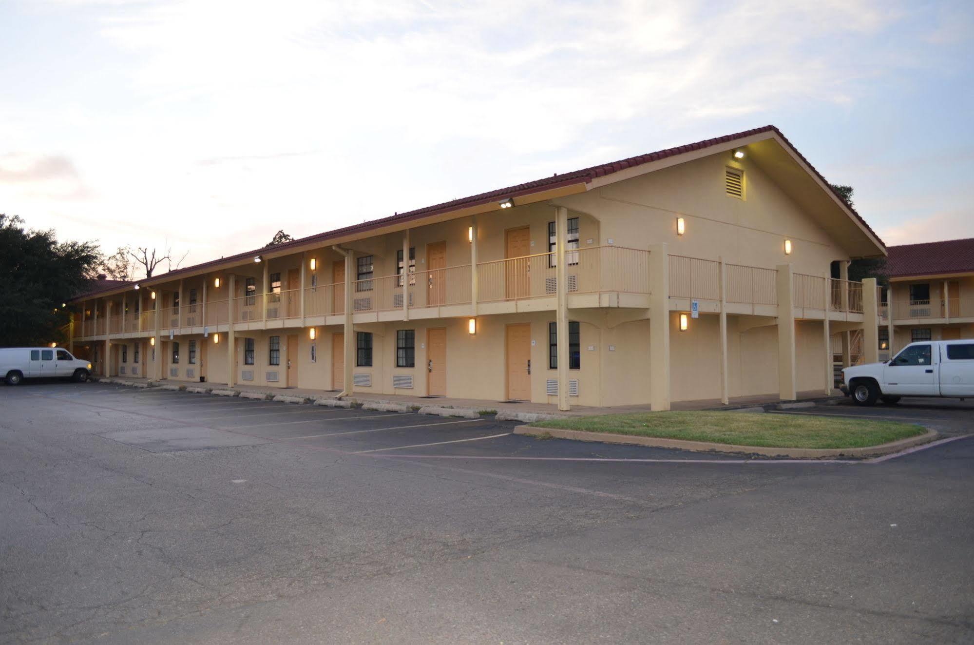 The Grand By Capital O Texarkana I-30 Exterior photo